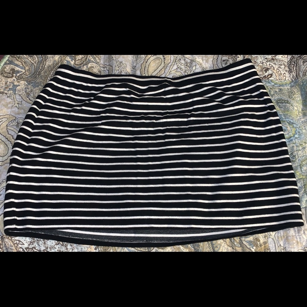 Mini Black and White Stretch Booty Skirt